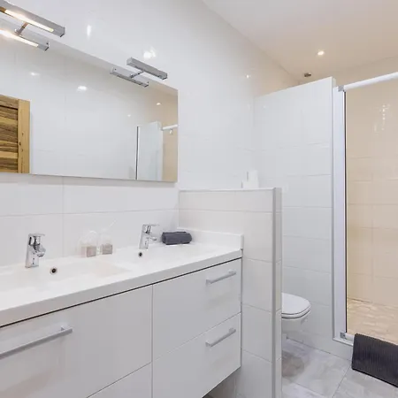 38 Meynadier 4p By Halldis Apartment *