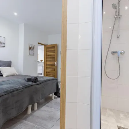 38 Meynadier 4p By Halldis Apartment *